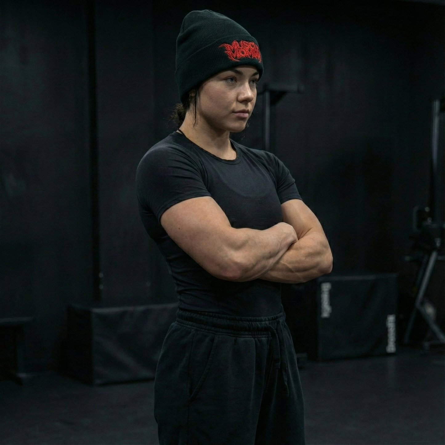 MUSCLE MOMMY - ( RICAMO BIANCO)